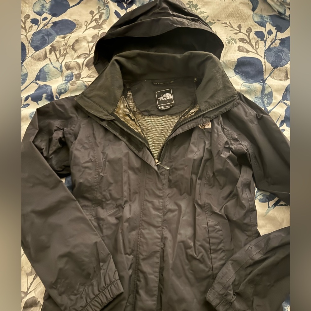 BLACK THE NORTH FACE RAIN JACKET/WIND BREAKER. XSP